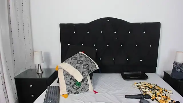 Snapshot of Keira_Lennox chatting on November 8, 2025, 11:47 am Keira Lennox online show from November 8, 2025, 11:47 am