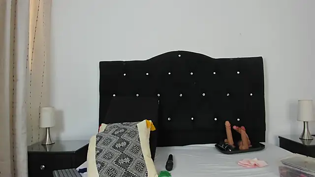 Snapshot of Keira_Lennox chatting on November 22, 2025, 11:42 am Keira Lennox online show from November 22, 2025, 11:42 am