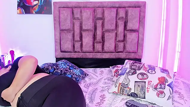 Snapshot of NaughtyAnaa chatting on October 2, 2025, 7:50 pm NaughtyAnaa online show from October 2, 2025, 7:50 pm