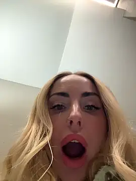 EmaSalis online show from March 22, 2026, 2:18 pm