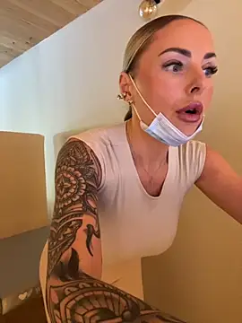 EmaSalis online show from October 24, 2025, 9:52 am