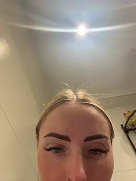 EmaSalis online show from January 17, 2026, 9:51 pm