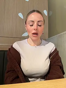 EmaSalis online show from March 3, 2026, 10:55 am