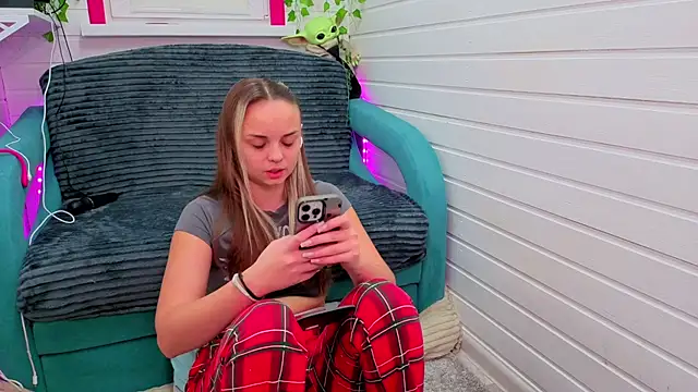 Snapshot of Misss_Vikk chatting on November 25, 2025, 7:30 am Misss Vikk online show from November 25, 2025, 7:30 am