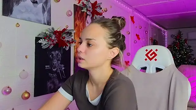 Snapshot of Misss_Vikk chatting on December 18, 2025, 6:40 am Misss Vikk online show from December 18, 2025, 6:40 am