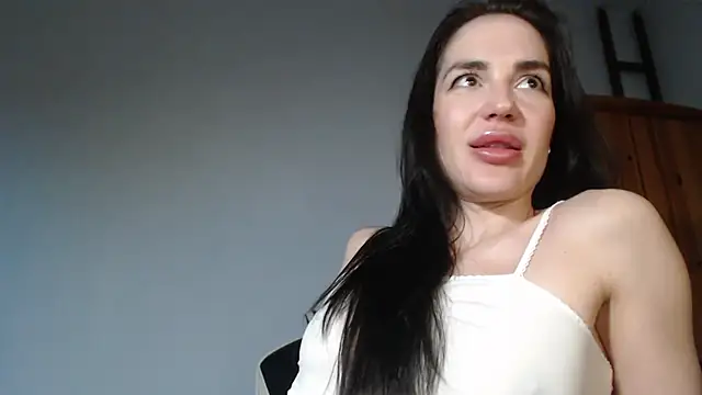 Lisakisss online show from April 17, 2026, 5:49 pm