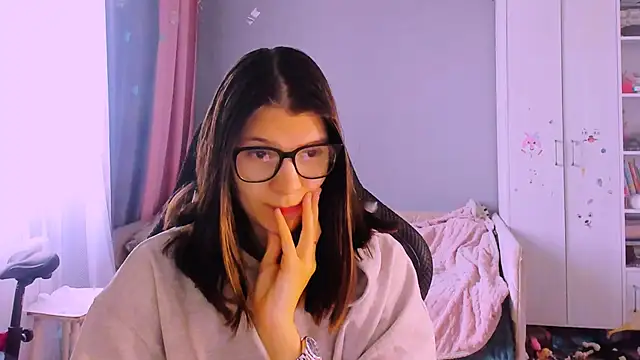 MollyLollipop online show from May 25, 2026, 4:23 am