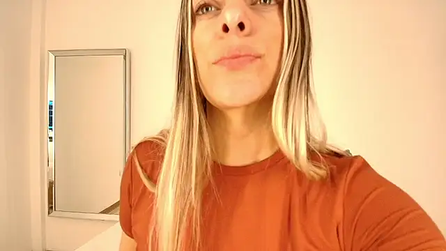 Isabella Harley online show from February 12, 2026, 1:22 pm