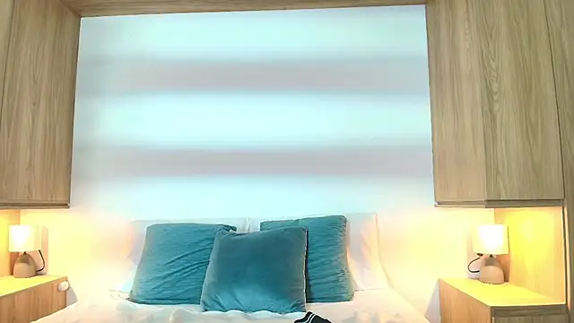 Snapshot of Isabella_Harley chatting on November 10, 2025, 2:11 pm Isabella Harley online show from November 10, 2025, 2:11 pm