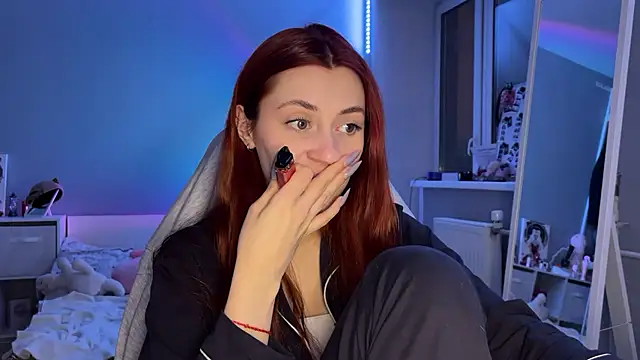 Uniarten online show from February 12, 2025, 4:44 pm