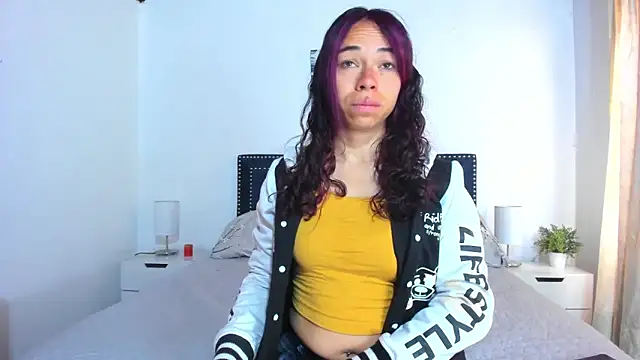 Snapshot of ZulyMichels chatting on September 24, 2025, 12:33 pm ZulyMichels online show from September 24, 2025, 12:33 pm