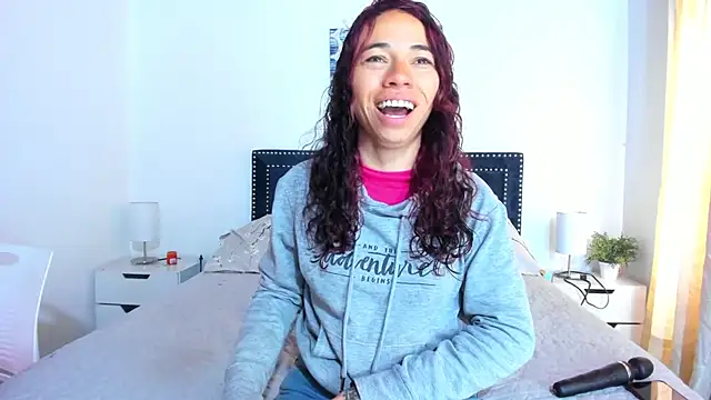 Snapshot of ZulyMichels chatting on October 16, 2025, 12:13 pm ZulyMichels online show from October 16, 2025, 12:13 pm