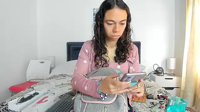 Snapshot of ZulyMichels chatting on March 17, 2025, 12:46 pm ZulyMichels online show from March 17, 2025, 12:46 pm