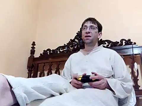 Snapshot of White_rabbit_ chatting on February 28, 2025, 12:21 am White rabbit  online show from February 28, 2025, 12:21 am