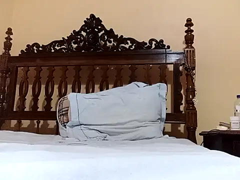 Snapshot of White_rabbit_ chatting on March 8, 2025, 8:35 pm White rabbit  online show from March 8, 2025, 8:35 pm