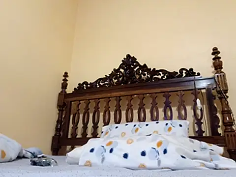 White rabbit  online show from December 18, 2025, 3:38 pm