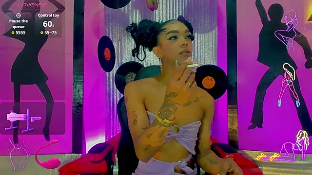 Snapshot of nickyminach_ chatting on October 27, 2025, 7:15 pm nickyminach online show from October 27, 2025, 7:15 pm