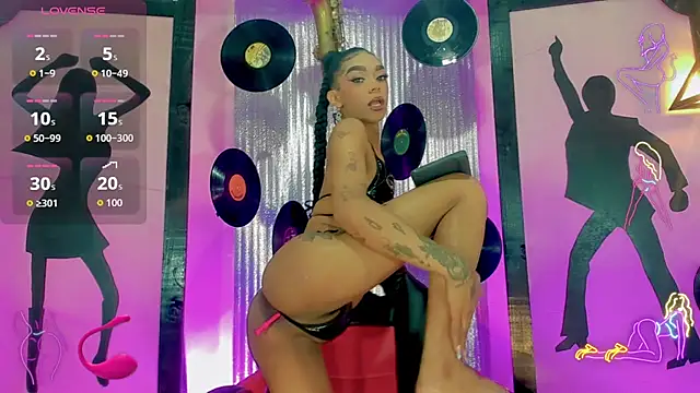 Snapshot of nickyminach_ chatting on October 29, 2025, 7:13 pm nickyminach online show from October 29, 2025, 7:13 pm