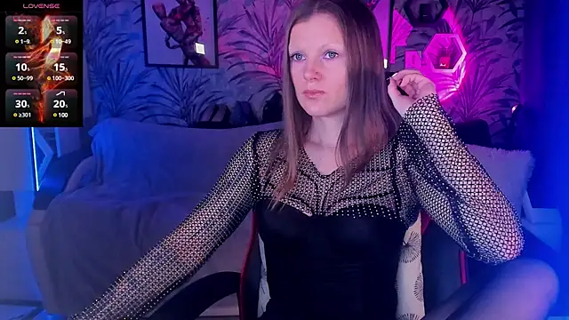 Snapshot of Devi_Evi chatting on March 10, 2025, 8:12 pm Devi Evi online show from March 10, 2025, 8:12 pm