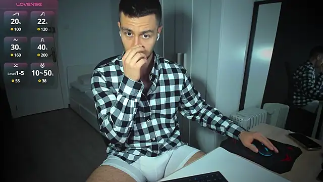 HonestAndrew online show from March 3, 2025, 3:32 pm