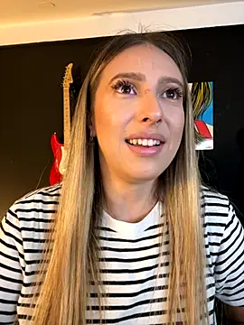 Snapshot of Eva_Ryen chatting on September 17, 2025, 4:20 pm Eva Ryen online show from September 17, 2025, 4:20 pm