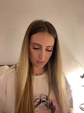 Snapshot of Eva_Ryen chatting on November 20, 2025, 5:13 pm Eva Ryen online show from November 20, 2025, 5:13 pm