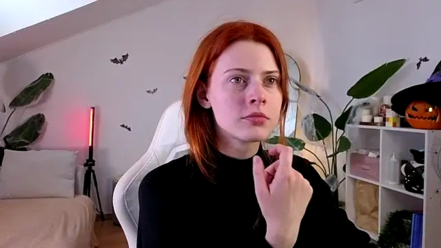 doll lesli online show from November 5, 2025, 8:39 am