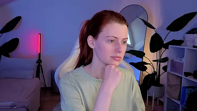 doll lesli online show from December 5, 2025, 11:31 am