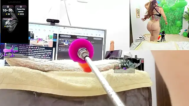 Paulina Davis  online show from March 21, 2026, 8:19 am