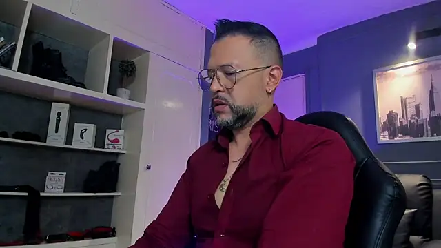 Snapshot of MrFrank_tattoo chatting on October 27, 2025, 11:55 am MrFrank tattoo online show from October 27, 2025, 11:55 am