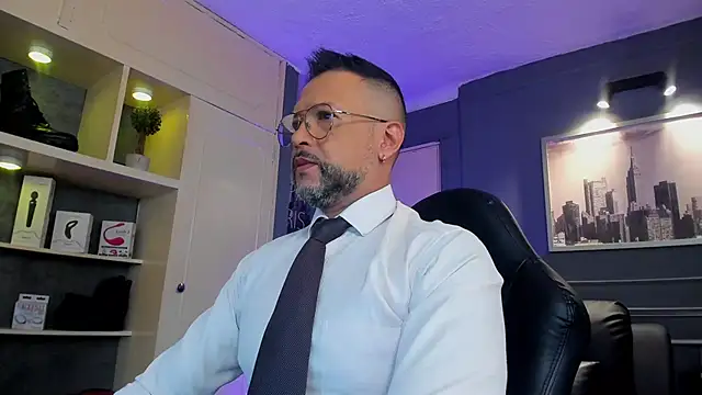 Snapshot of MrFrank_tattoo chatting on November 19, 2025, 12:05 pm MrFrank tattoo online show from November 19, 2025, 12:05 pm