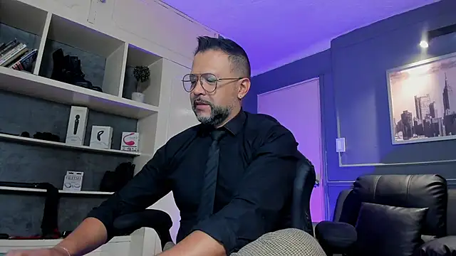 Snapshot of MrFrank_tattoo chatting on October 30, 2025, 11:19 am MrFrank tattoo online show from October 30, 2025, 11:19 am