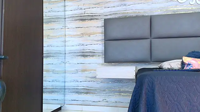 oliver  brown online show from January 17, 2026, 11:52 pm