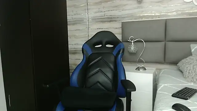 Snapshot of oliver__brown chatting on January 15, 2025, 8:26 pm oliver brown online show from January 15, 2025, 8:26 pm