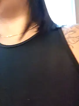 LizzRouse online show from February 2, 2026, 12:04 pm