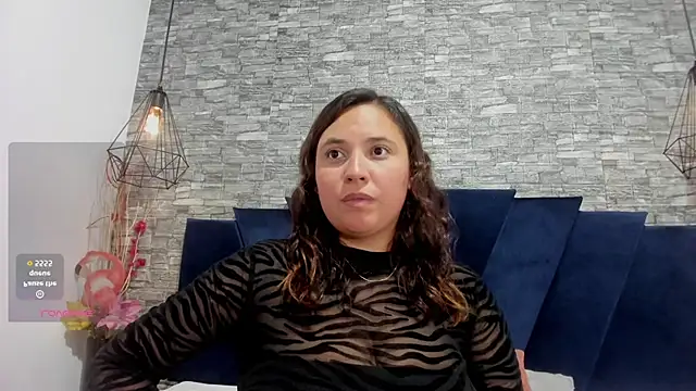 Snapshot of LizzRouse chatting on September 8, 2025, 9:25 pm LizzRouse online show from September 8, 2025, 9:25 pm