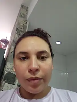 Snapshot of LizzRouse chatting on November 28, 2025, 8:31 pm LizzRouse online show from November 28, 2025, 8:31 pm