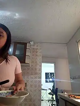 Snapshot of LizzRouse chatting on February 23, 2025, 2:57 pm LizzRouse online show from February 23, 2025, 2:57 pm