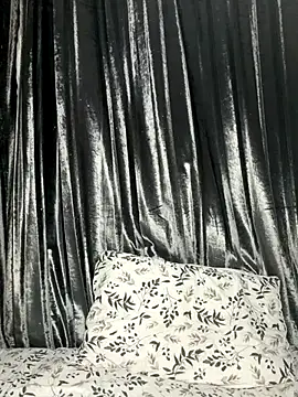 Strongqueen online show from November 13, 2025, 9:19 pm