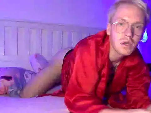 D anielll online show from September 9, 2025, 11:25 pm