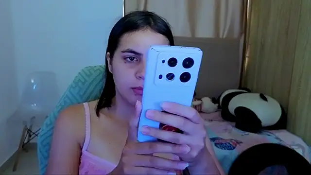 Snapshot of _elenna chatting on June 26, 2026, 7:09 pm elenna online show from June 26, 2026, 7:09 pm