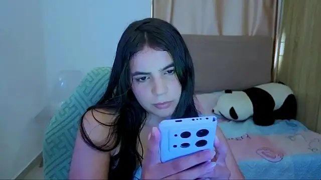 Snapshot of _elenna chatting on July 7, 2026, 6:00 pm elenna online show from July 7, 2026, 6:00 pm