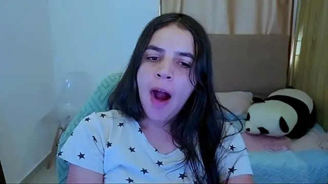 Snapshot of _elenna chatting on July 3, 2026, 6:03 pm elenna online show from July 3, 2026, 6:03 pm