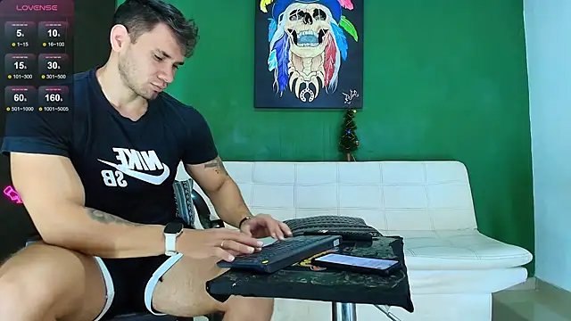 GendersonFit online show from December 15, 2025, 2:01 pm