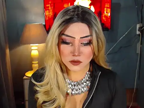 Snapshot of BlackAlison chatting on April 15, 2026, 2:43 pm BlackAlison online show from April 15, 2026, 2:43 pm