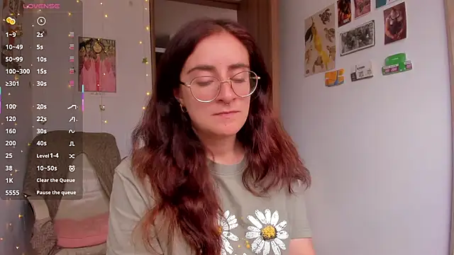 Snapshot of linda_giggle chatting on December 3, 2025, 2:27 pm linda giggle online show from December 3, 2025, 2:27 pm