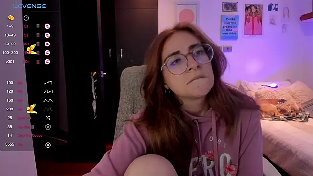 Snapshot of linda_giggle chatting on February 1, 2025, 12:51 am linda giggle online show from February 1, 2025, 12:51 am