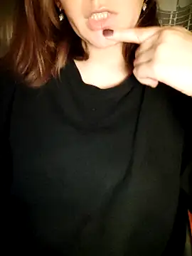 Snapshot of Aashikalaa chatting on February 28, 2025, 7:14 pm Aashikalaa online show from February 28, 2025, 7:14 pm