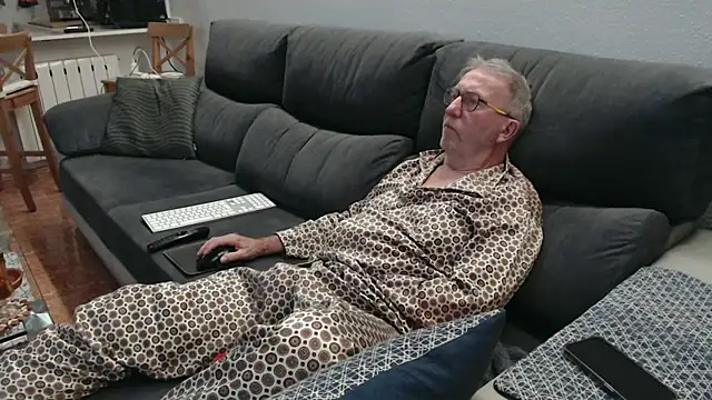 Nudelschwanz online show from February 6, 2026, 6:59 pm