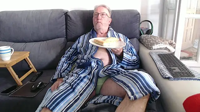 Nudelschwanz online show from April 1, 2026, 1:01 pm